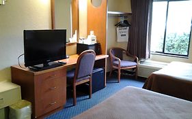 Travelodge By Wyndham Fort Myers Airport